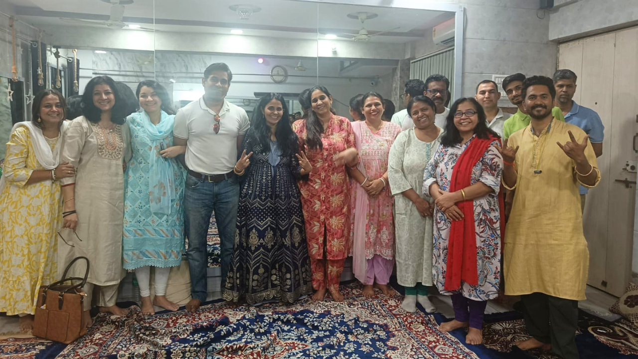 HHG live workshop — group of divine seekers